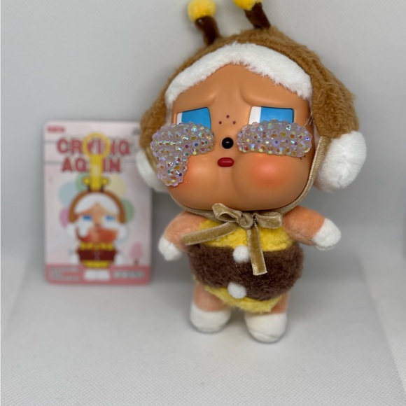 POP MART Accessories - Crybaby Vinyl Face - I Will Bring You A Flower- Bedazzled